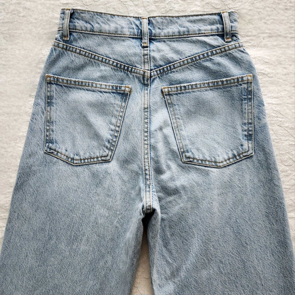Zara The 90s Full Length High Waisted Jeans With A Loose Leg & Raw Hem, Size 2 - Picture 14 of 16